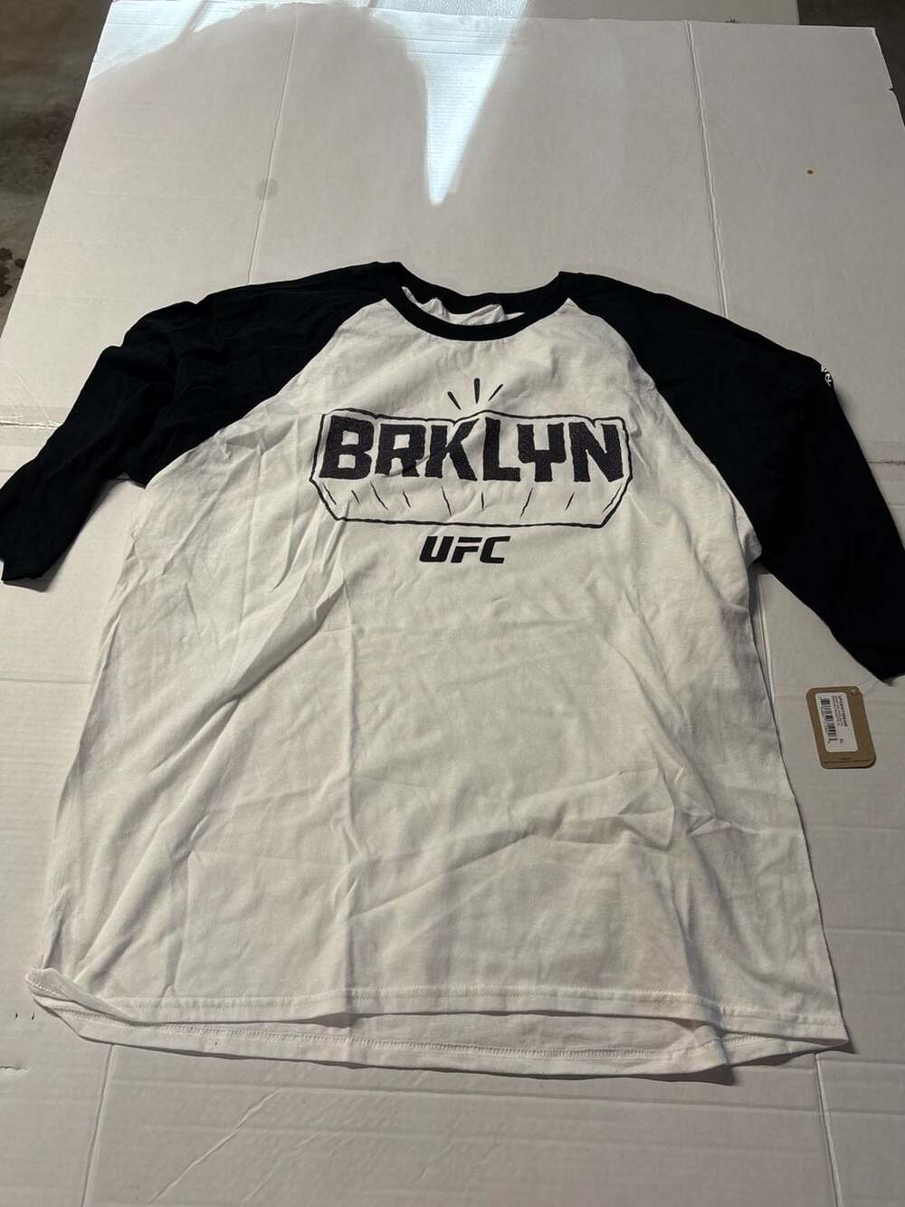 Reebok UFC Brooklyn 3/4 Raglan T-Shirt White/Black XL New w Tags